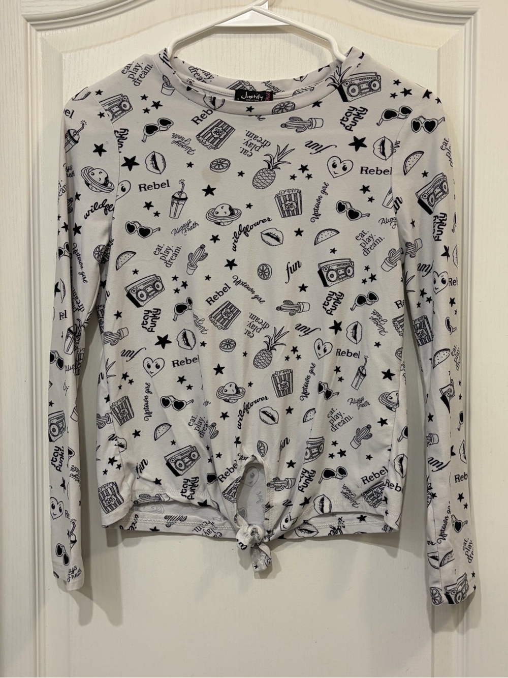 Justify White Long-Sleeve Tie-Front Graphic Tee